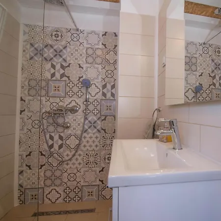 Andrej In Apartament *